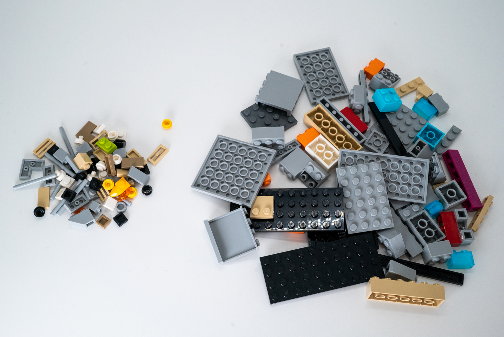 袋2はベースや蓋になる大型プレートが多い