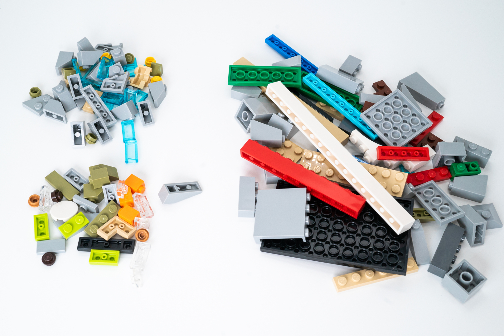 袋4はさらに崖を拡張するパーツとベースの補強用のパーツが多い