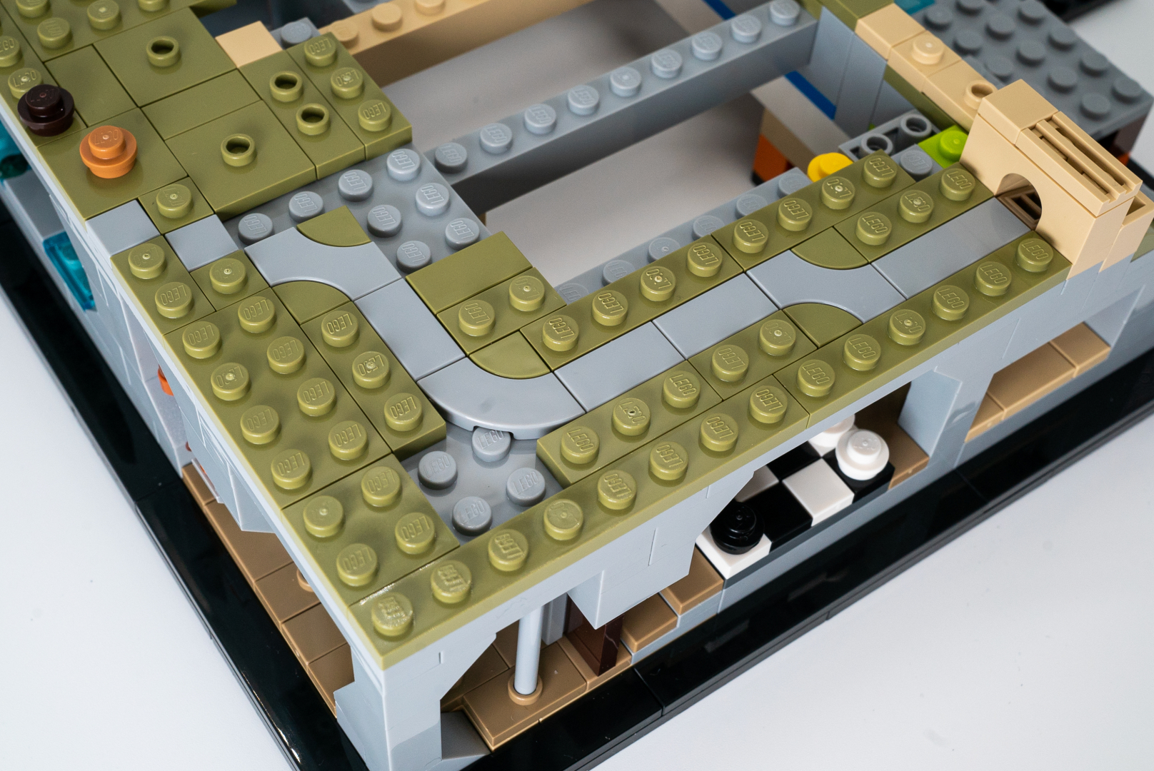実際に緑地化する際には舗装された道も作る。新規パーツのおかげで単調にならないのが嬉しい