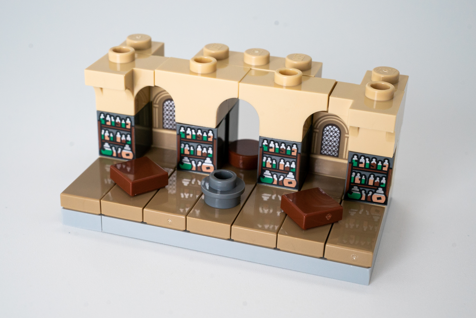 プリントパーツを多用して作った「魔法薬学の教室」は、小さくてもリアル