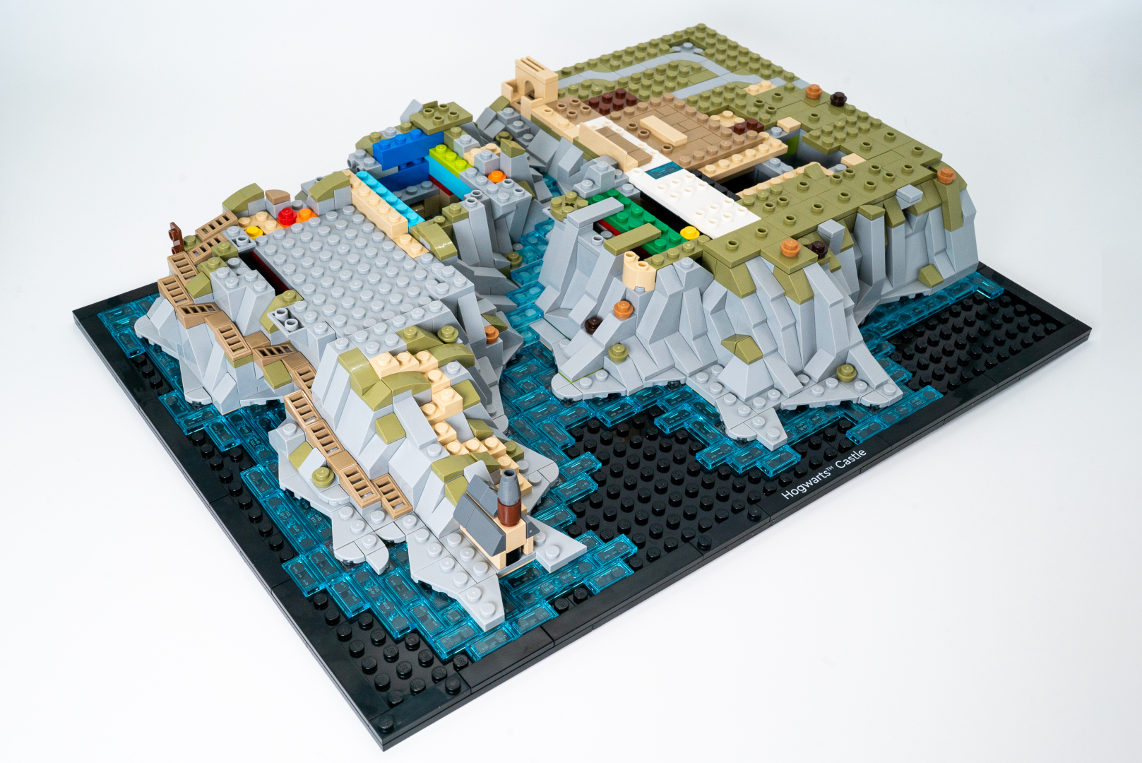 袋10の完成品。ベースは組み上がったが、むきだしの部分が残る