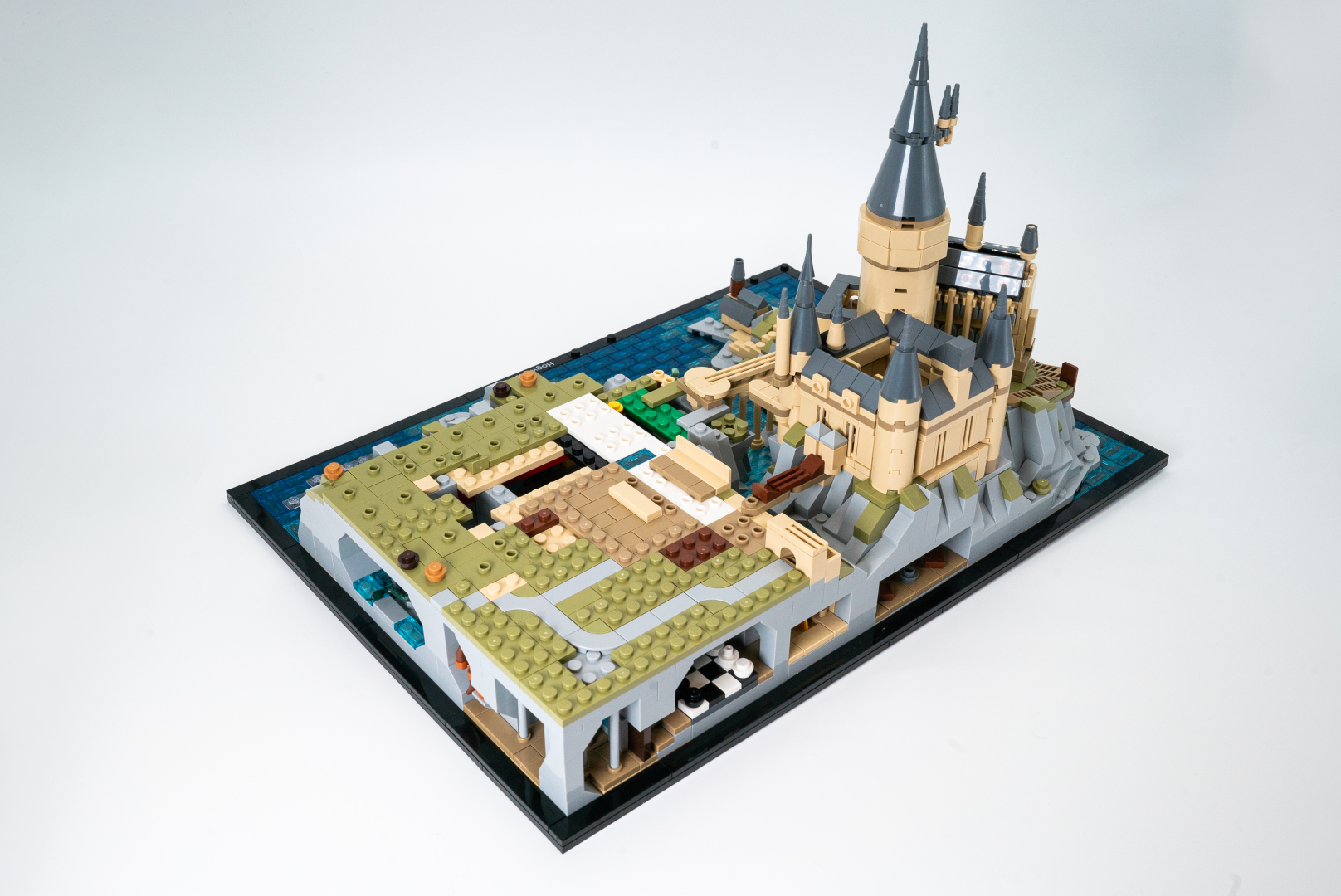 袋15の完成品。ホグワーツ城メインの建物ができてきた