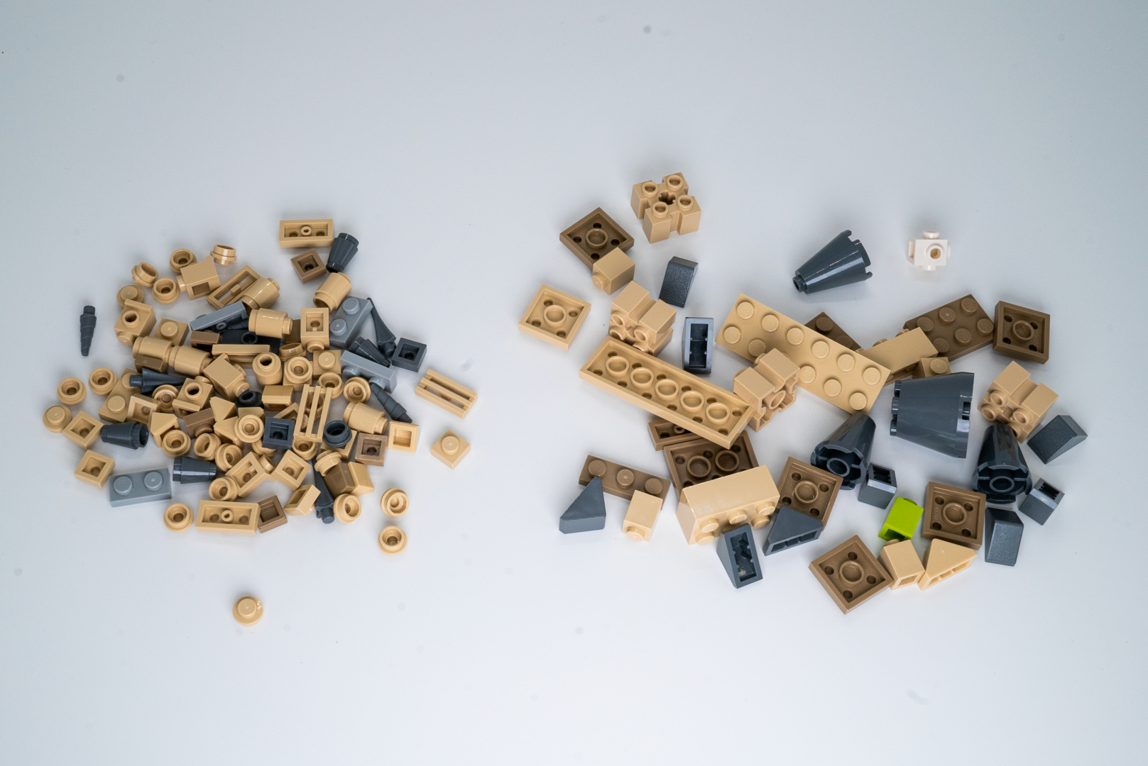 袋18のパーツは、袋16で作った建物をディテールアップするためのパーツが多い