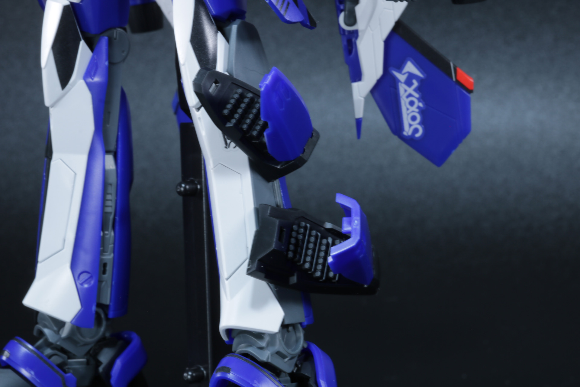 マイクロミサイルランチャーは劇中同様展開、角度調整ができる