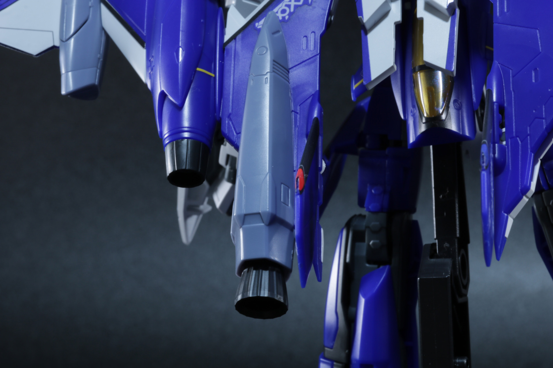 主翼後部にブースターを追加