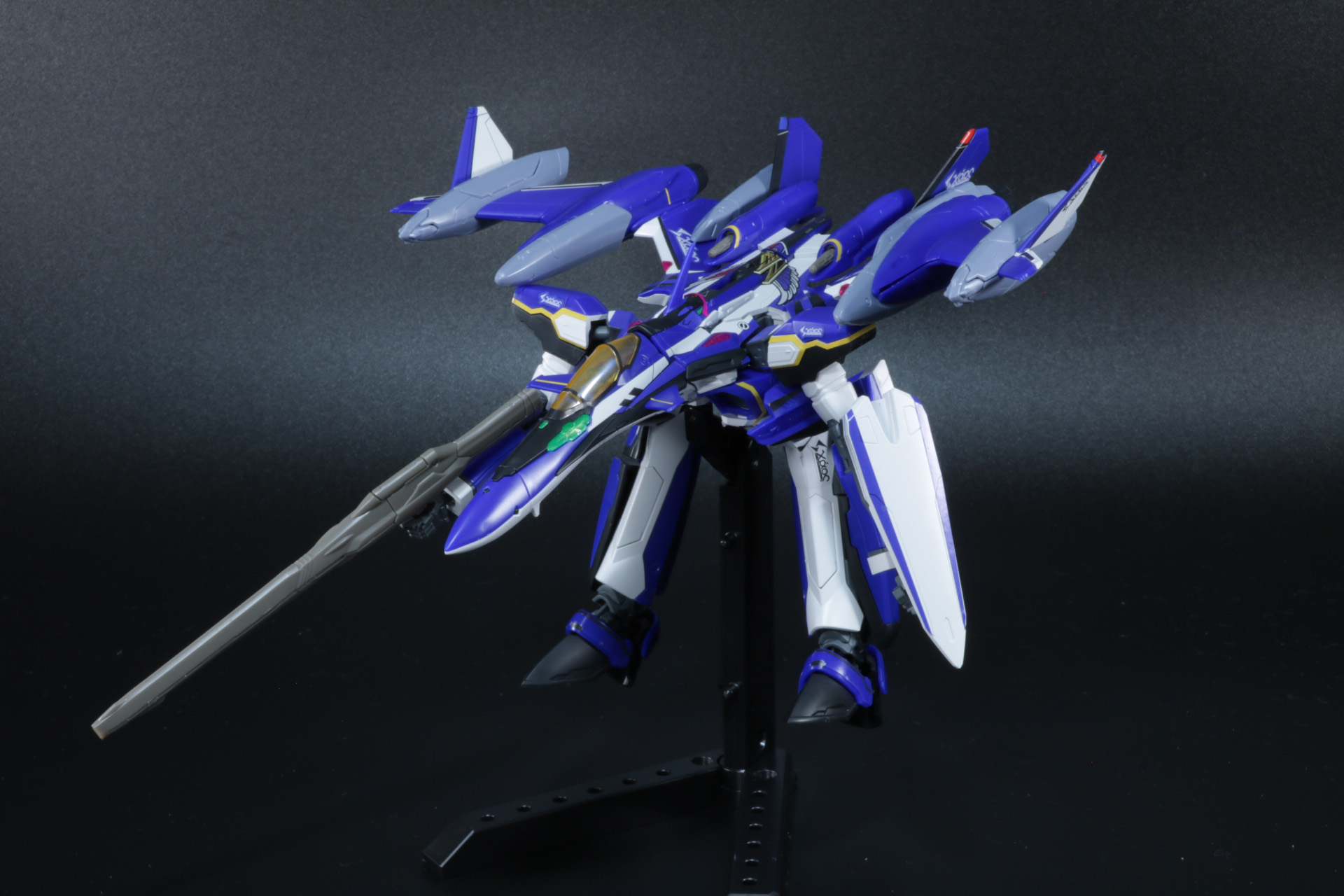 コクピット内のパイロットフィギュアもキャノピー越しに視認できる