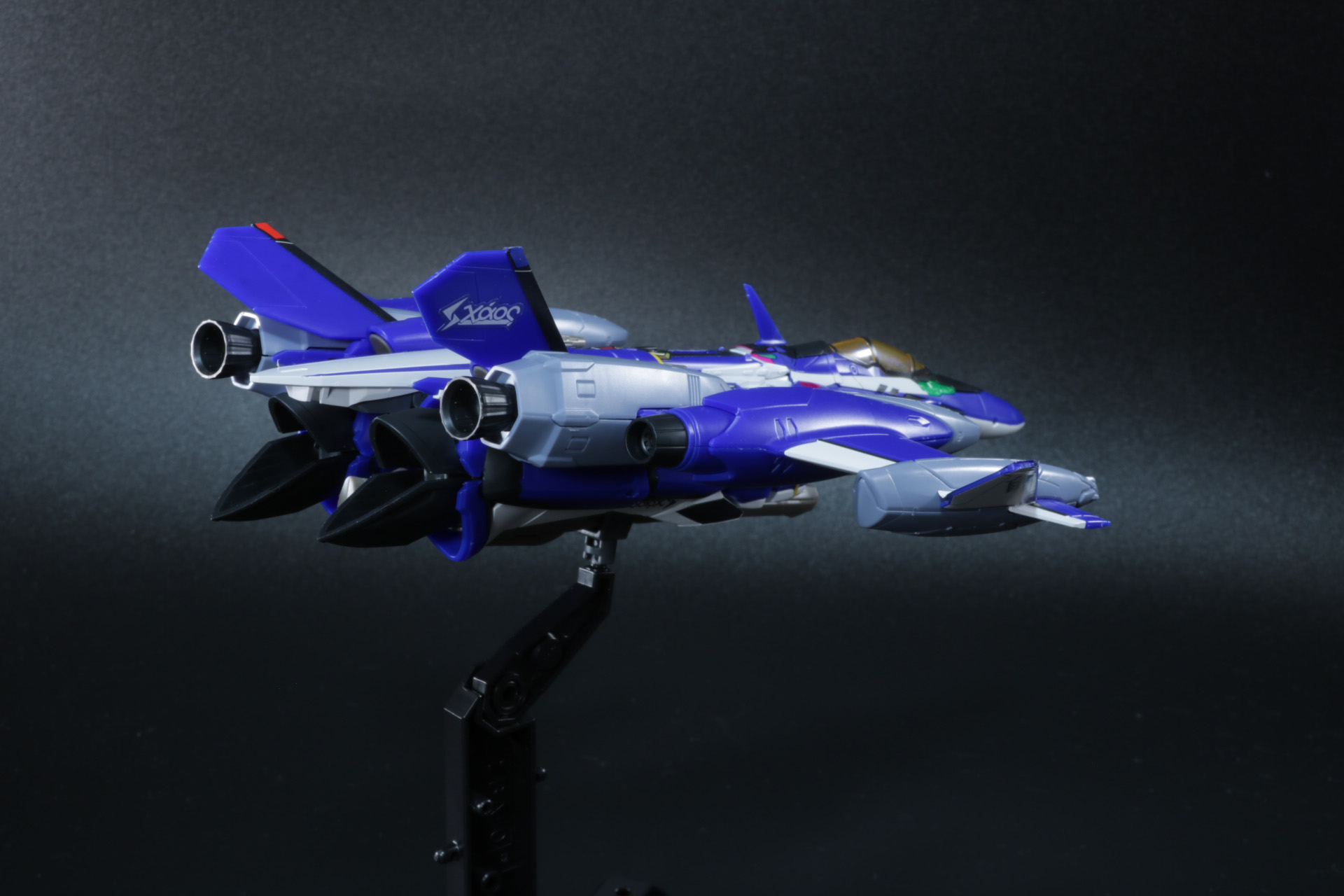 ロケットブースターのノズルは展開することができる