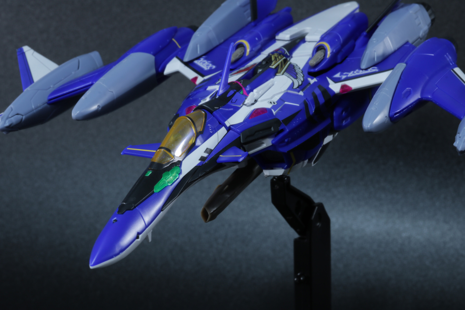 ロケットブースターのノズルは展開することができる