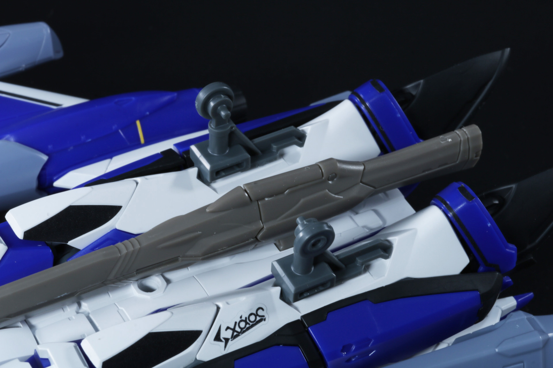 メインエンジンのカバーパーツを差し替え