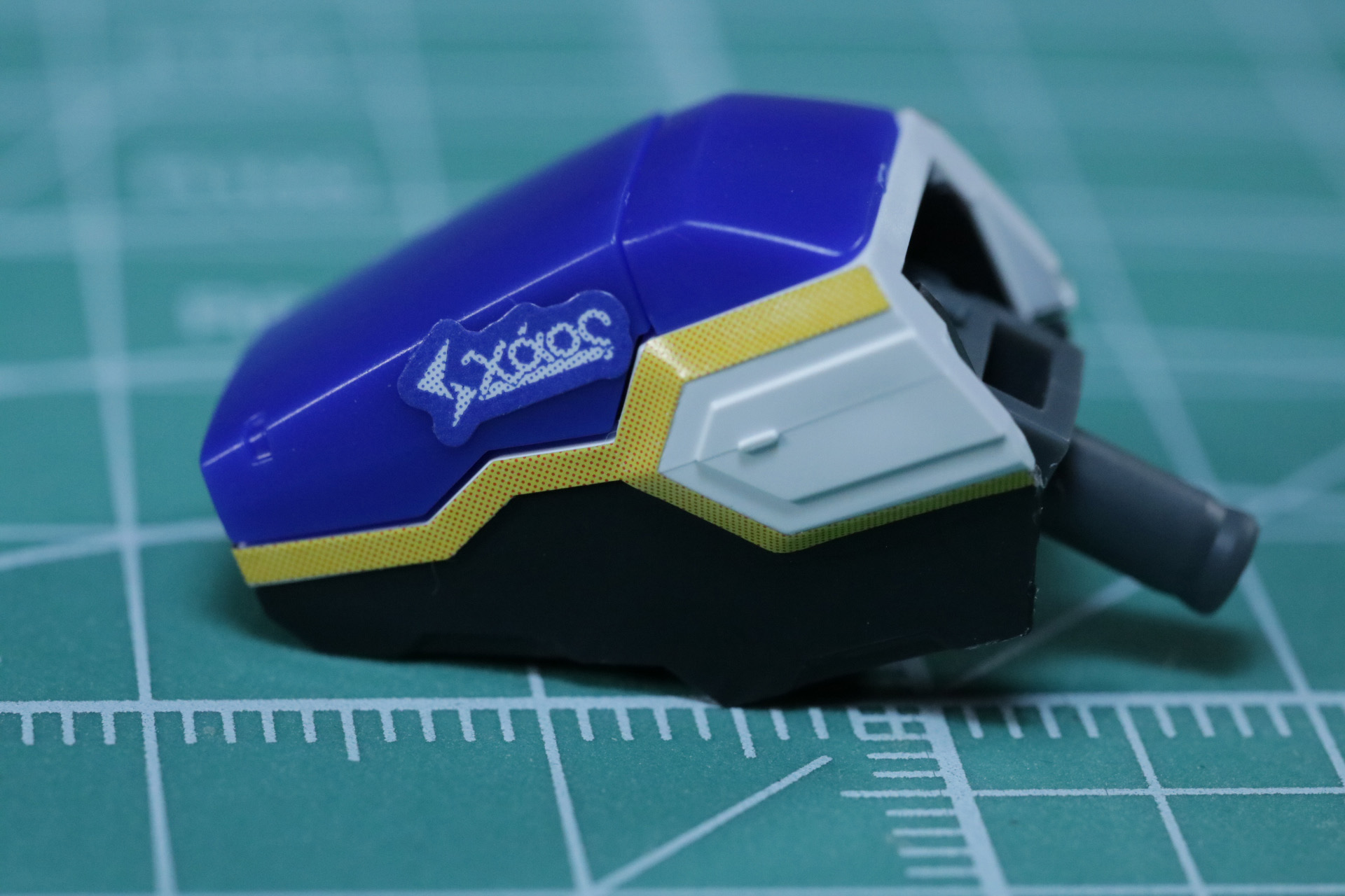 黄色のラインはマーキングシールで表現