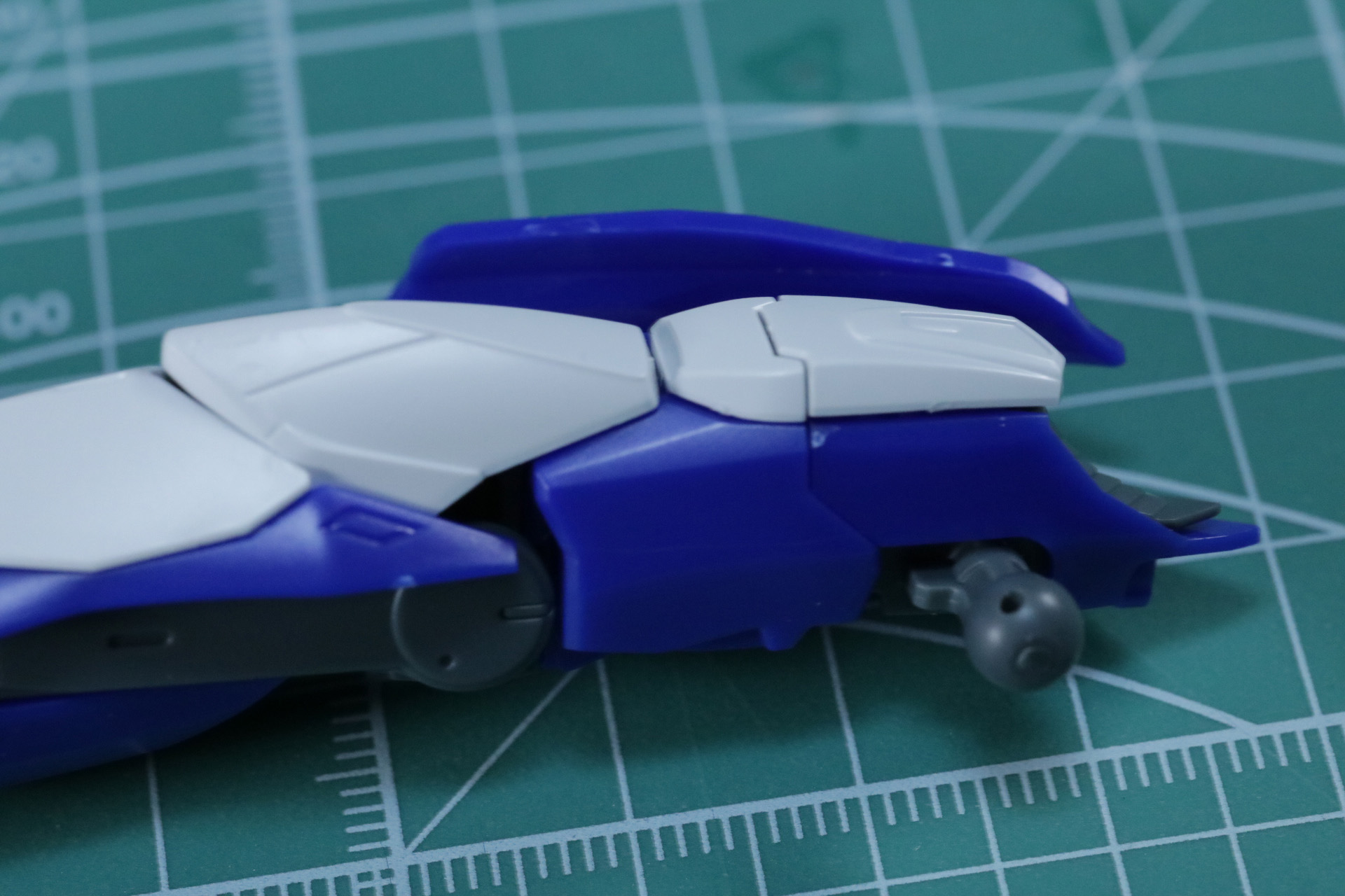 細かい色分けはマーキングシールで再現