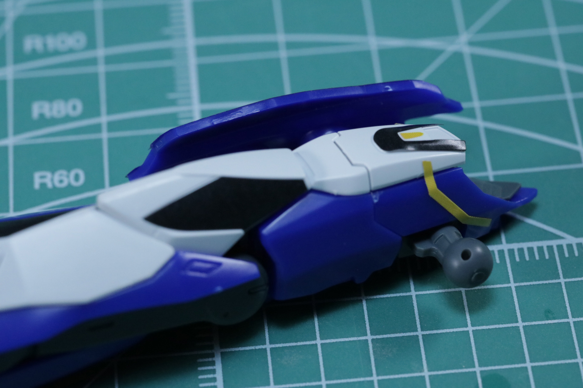 細かい色分けはマーキングシールで再現