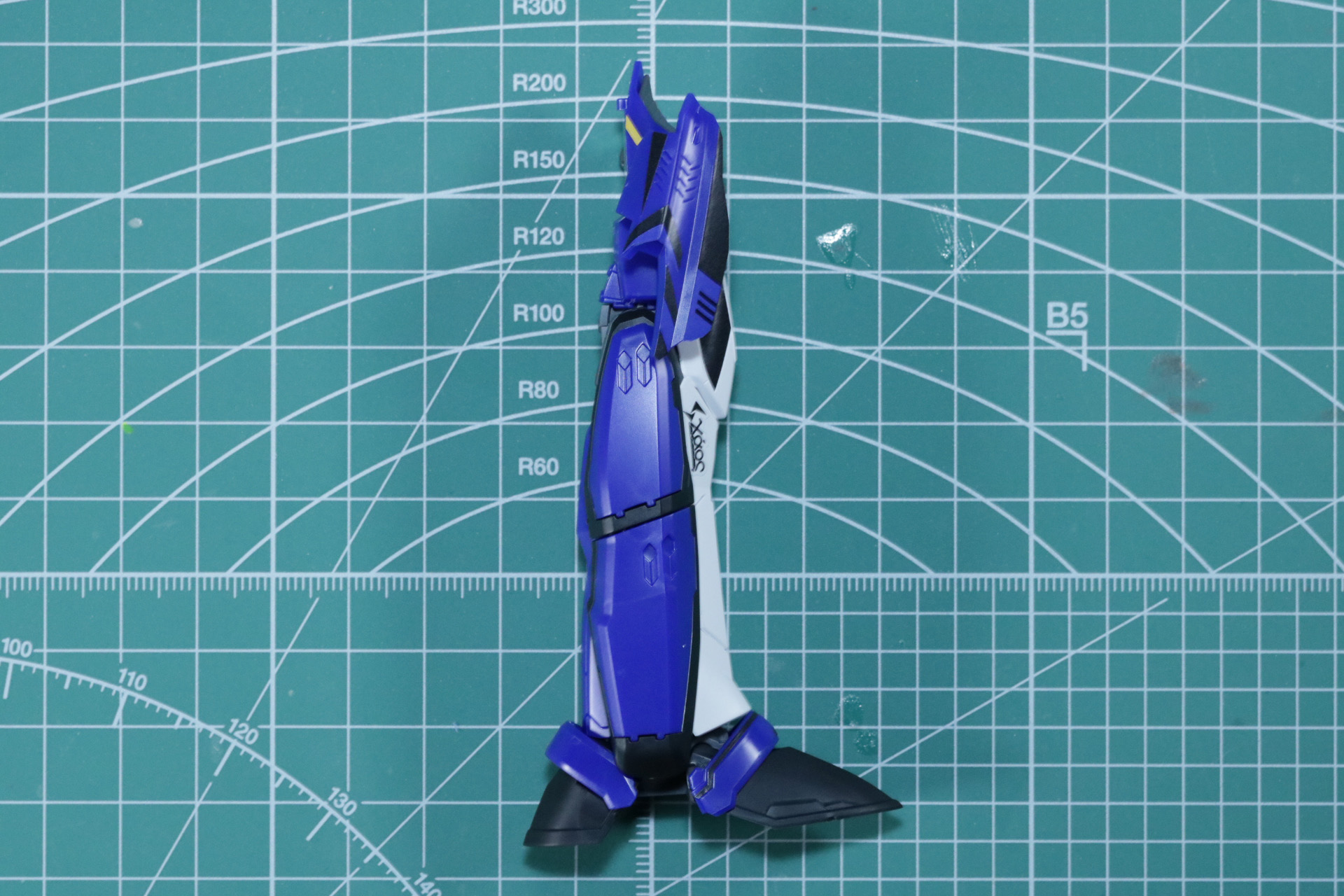 バトロイド時の膝関節可動