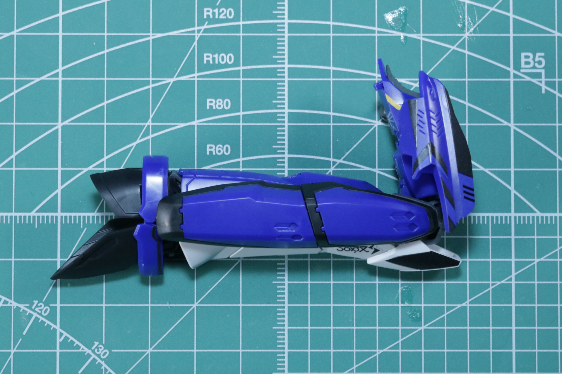 バトロイド時の膝関節可動