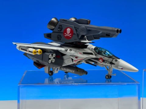 マクロスF」より「YF-29 デュランダルバルキリー」ファイター形態が