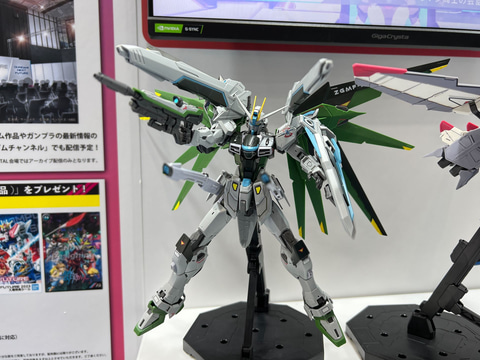 ガンプラ　MG フリーダムガンダム　ジャスティスガンダム　完成品　ジャンク品 ガンプラ「MG フリーダムガンダム/ジャスティスガンダム」リアル
