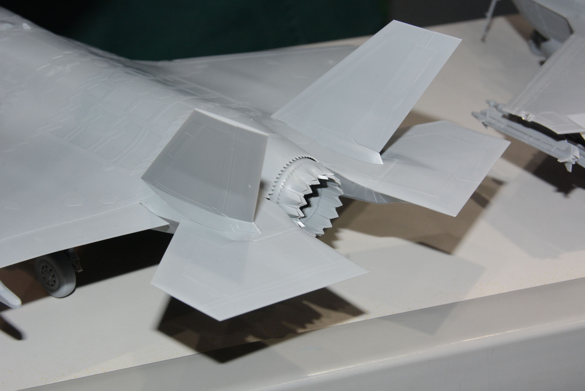 35Bはエンジンノズルが短い