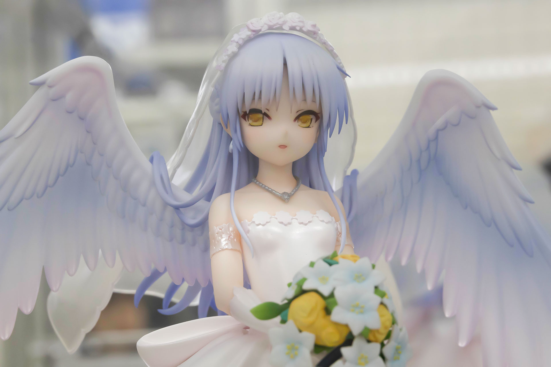 少し上目遣いで独特の表情をした立華かな