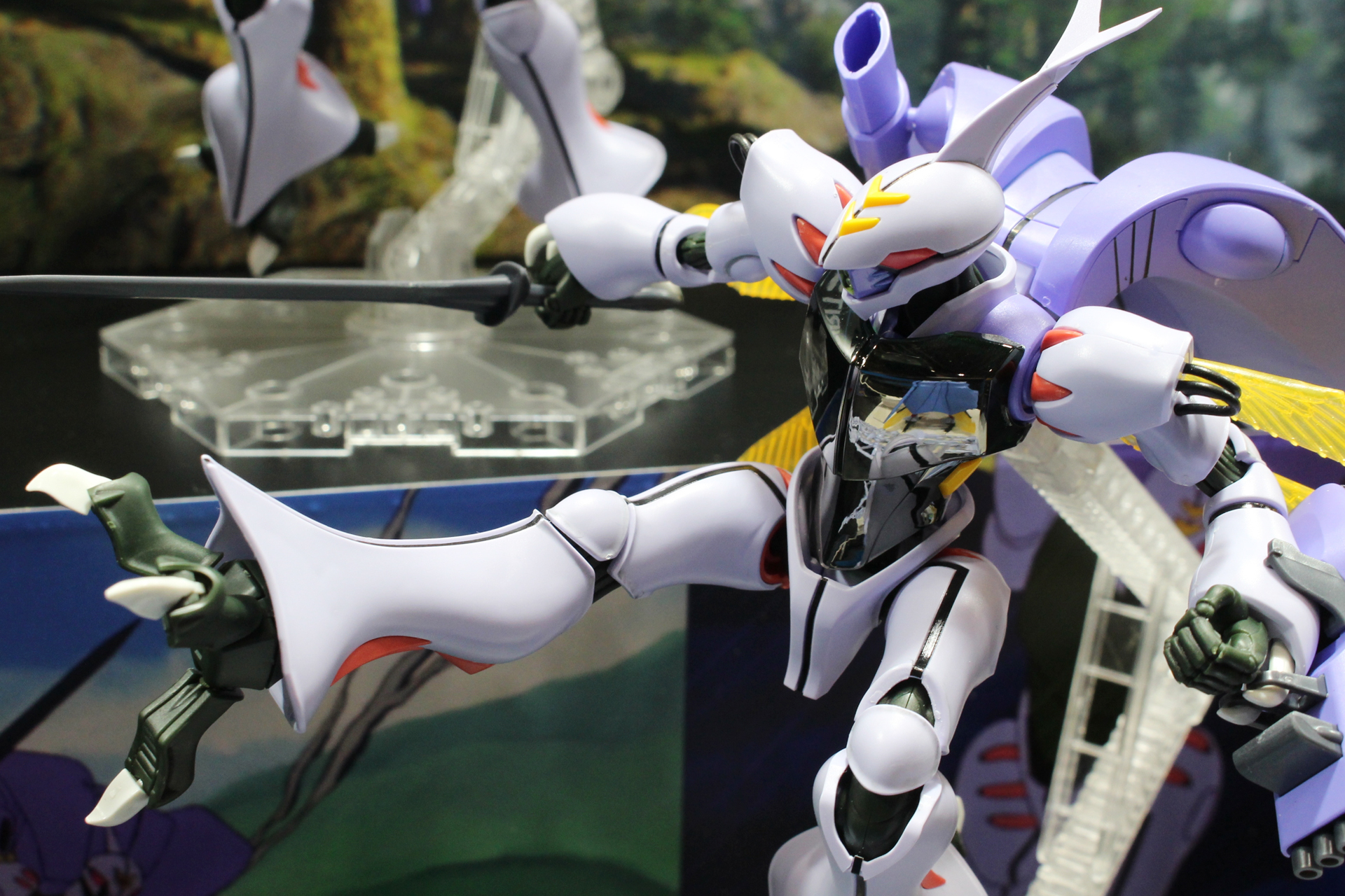 コクピットには手前にある完成見本が映り込んでいる