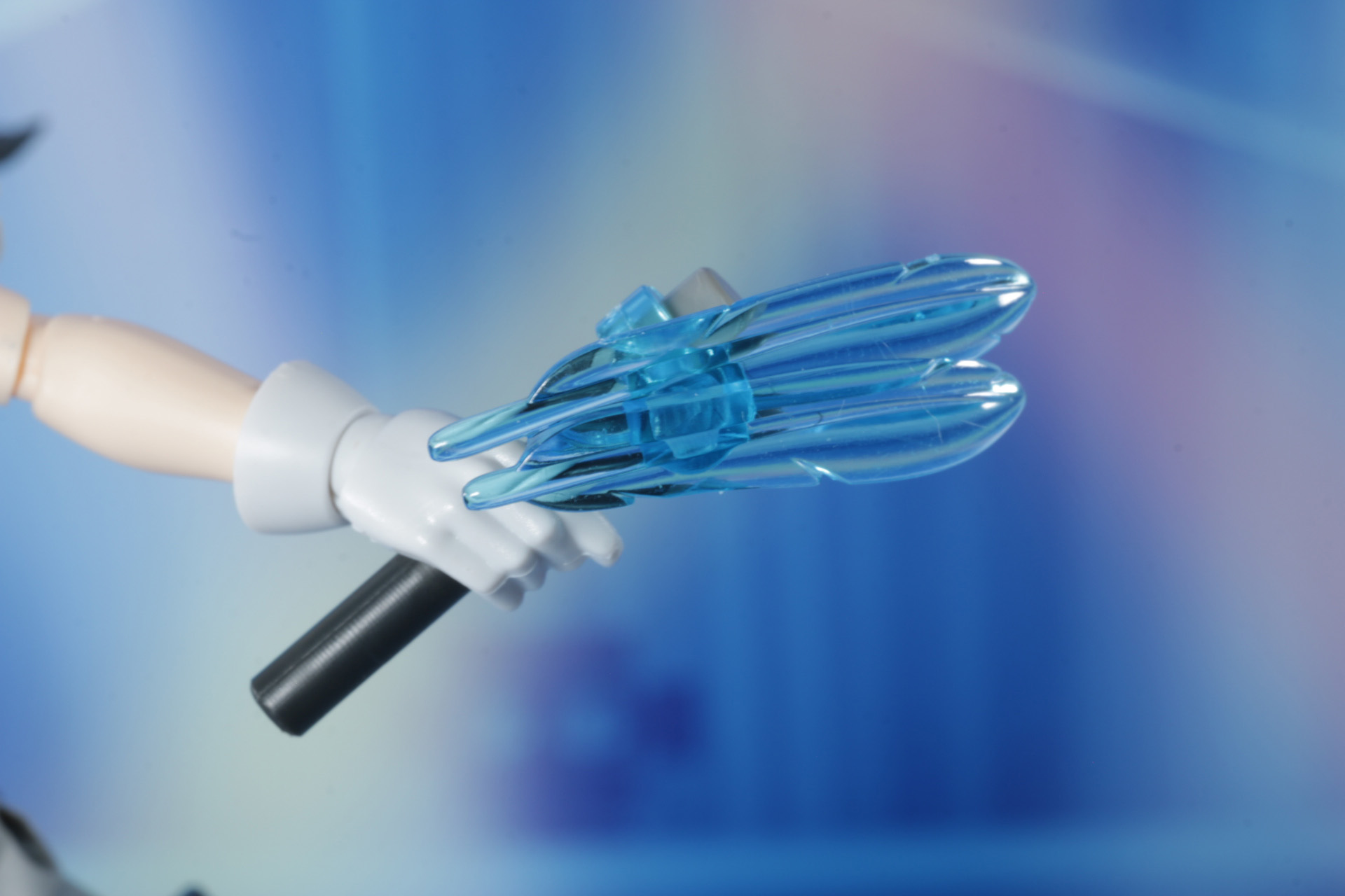 マイクにはシャニマスを象徴する羽のデザインが採用されている