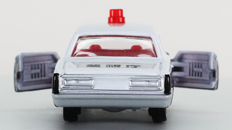 ドア裏にもモールドがあります