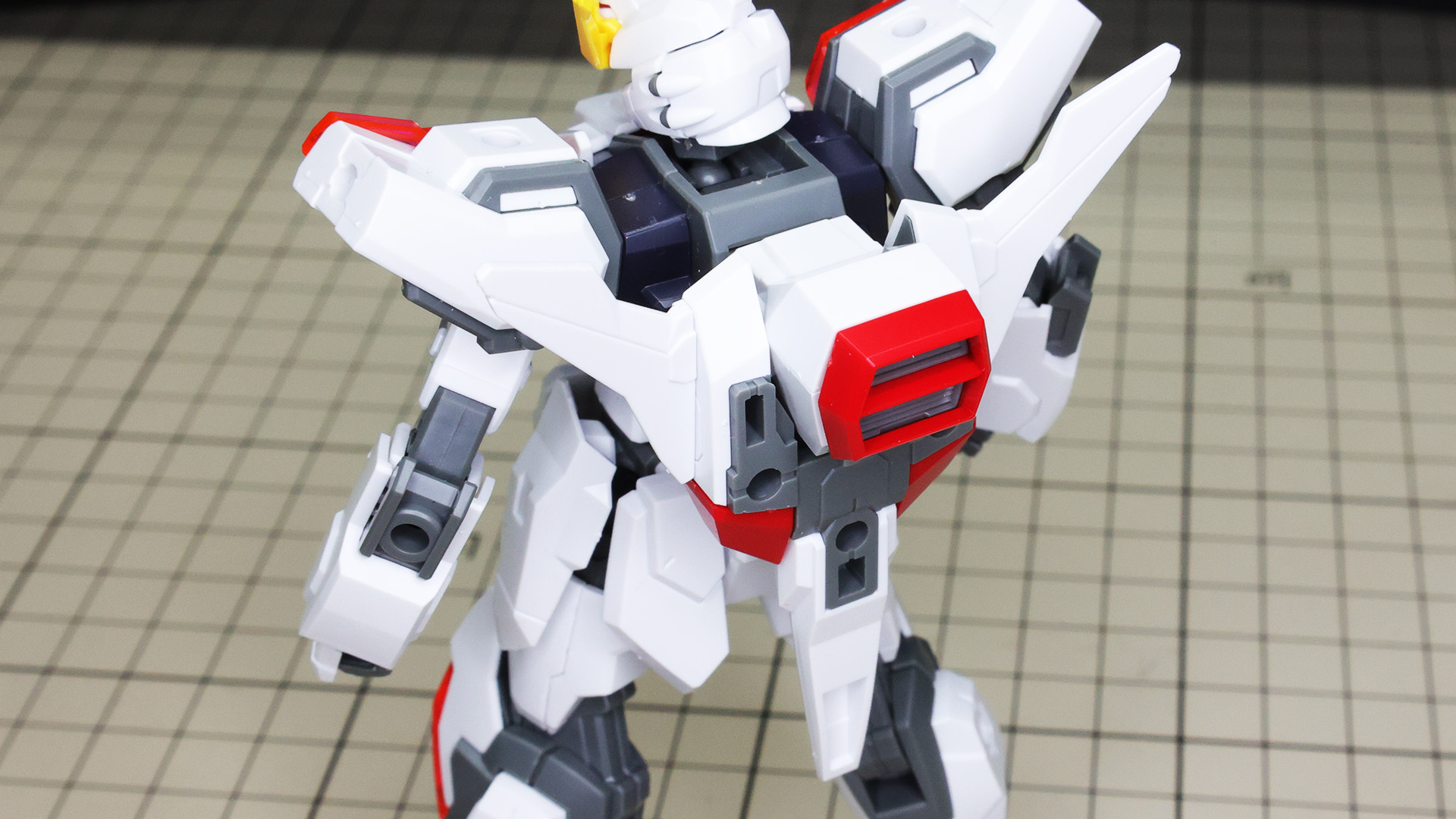 ビルドストライク エクシードギャラクシーの背面にマウントできます