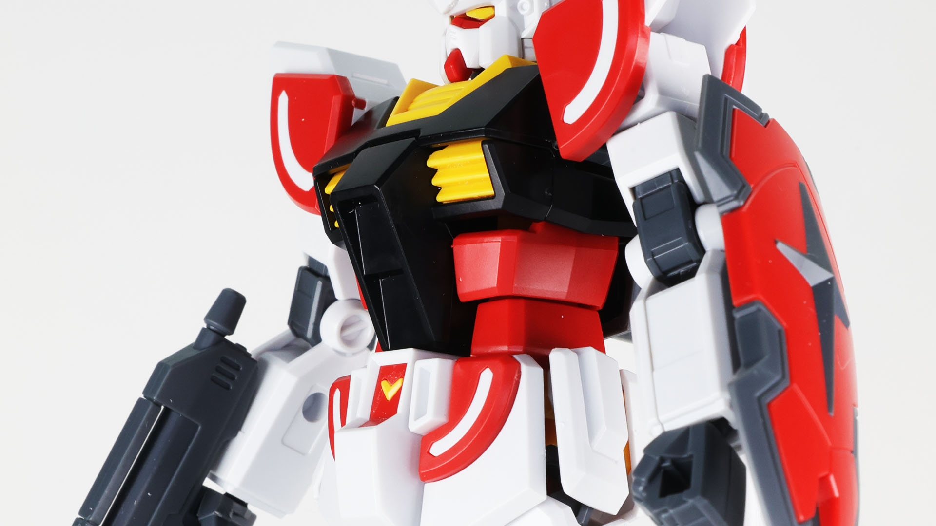 ボディはRX-78-2ガンダムのままでオリジナルカラーリングです