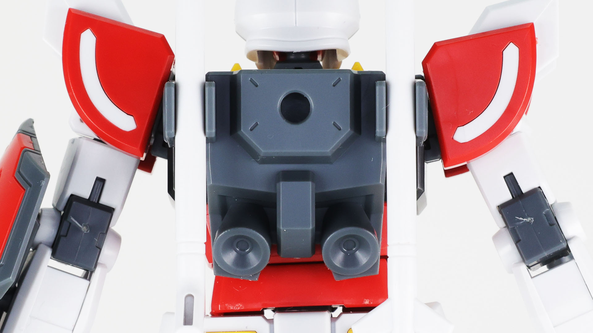 1ピース成形されたランドセルはノズルも表現しています