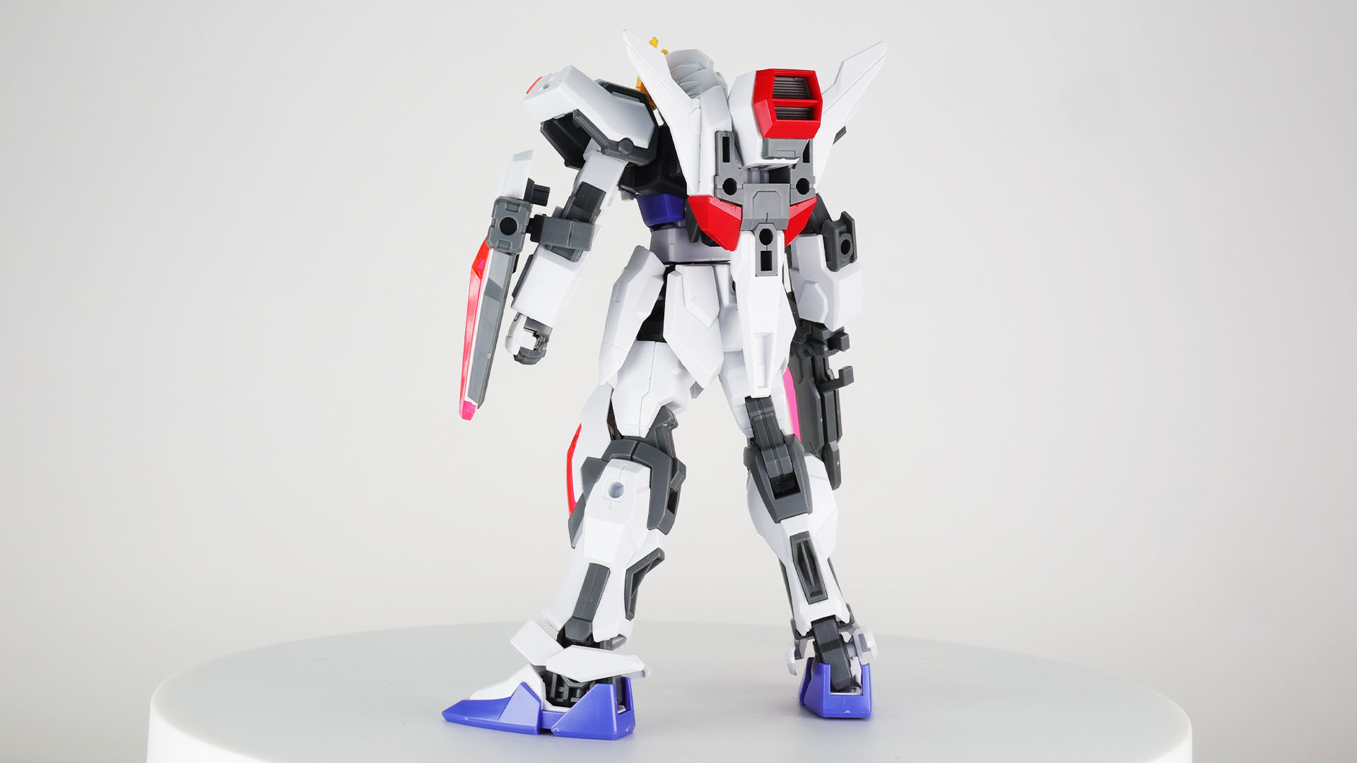 背面にはギャラクシーファイターを装備しています