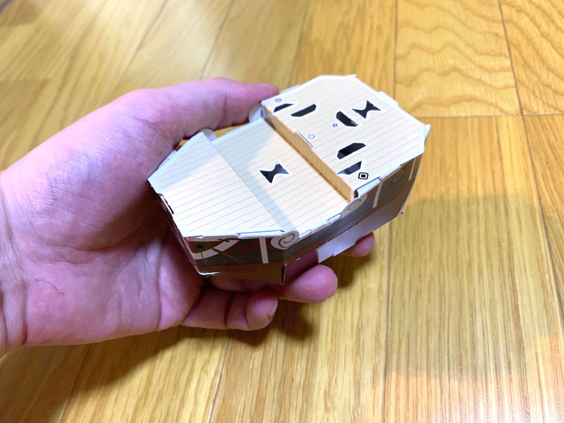 差し込みを進めていくとボディ部分が完成。船っぽい形になってきた
