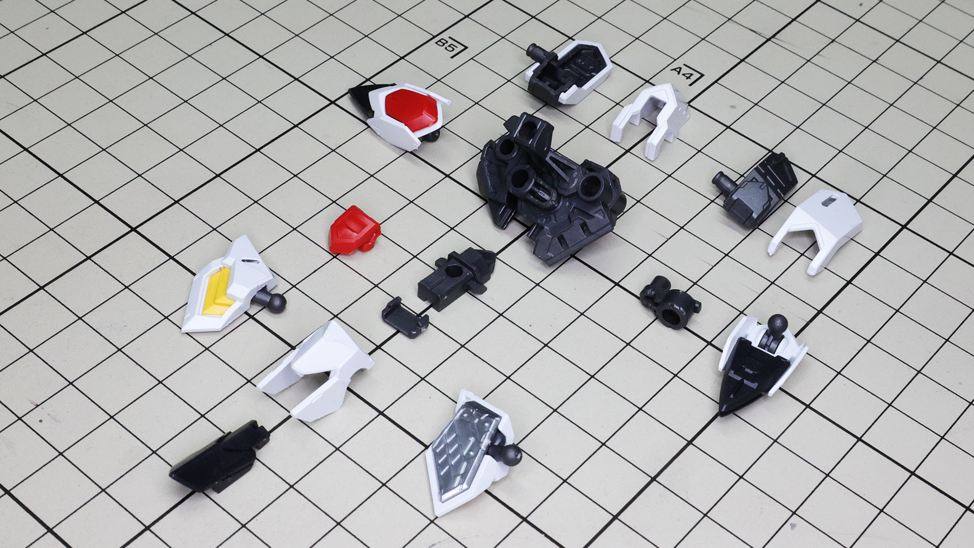 前後左右の装甲は多層構造で裏側もしっかりとディテールを確認できます