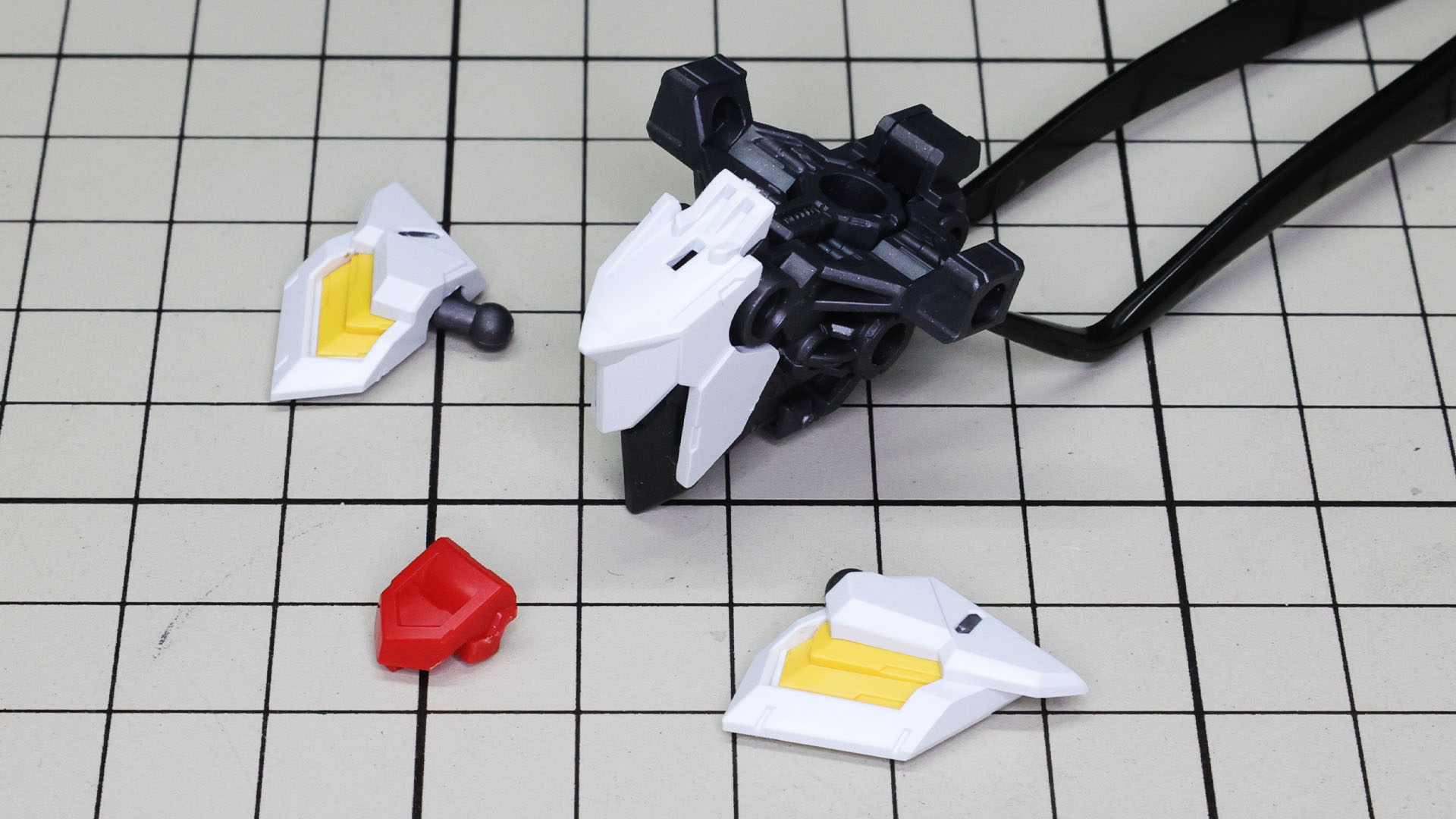 フロントアーマーを接続します