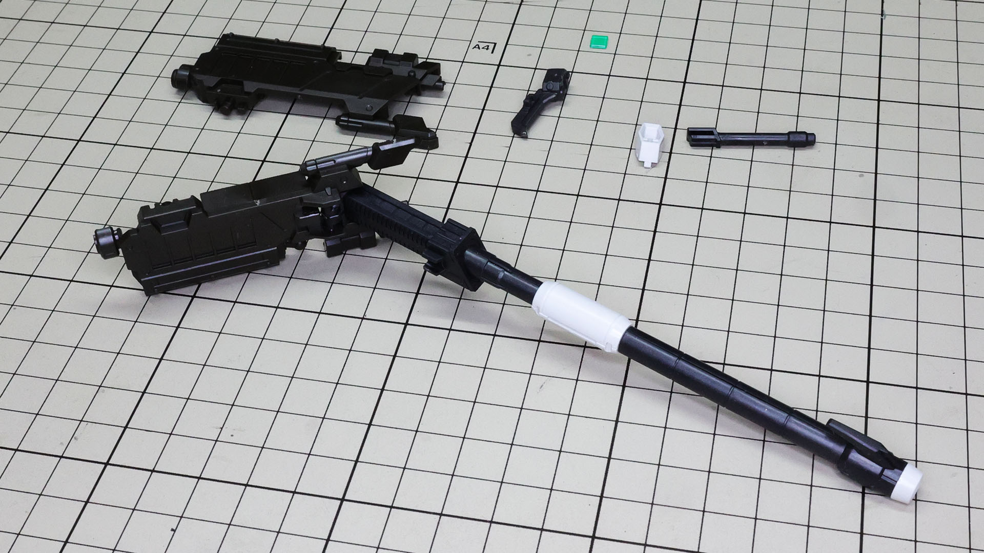 センサーにはクリアーパーツが使われます