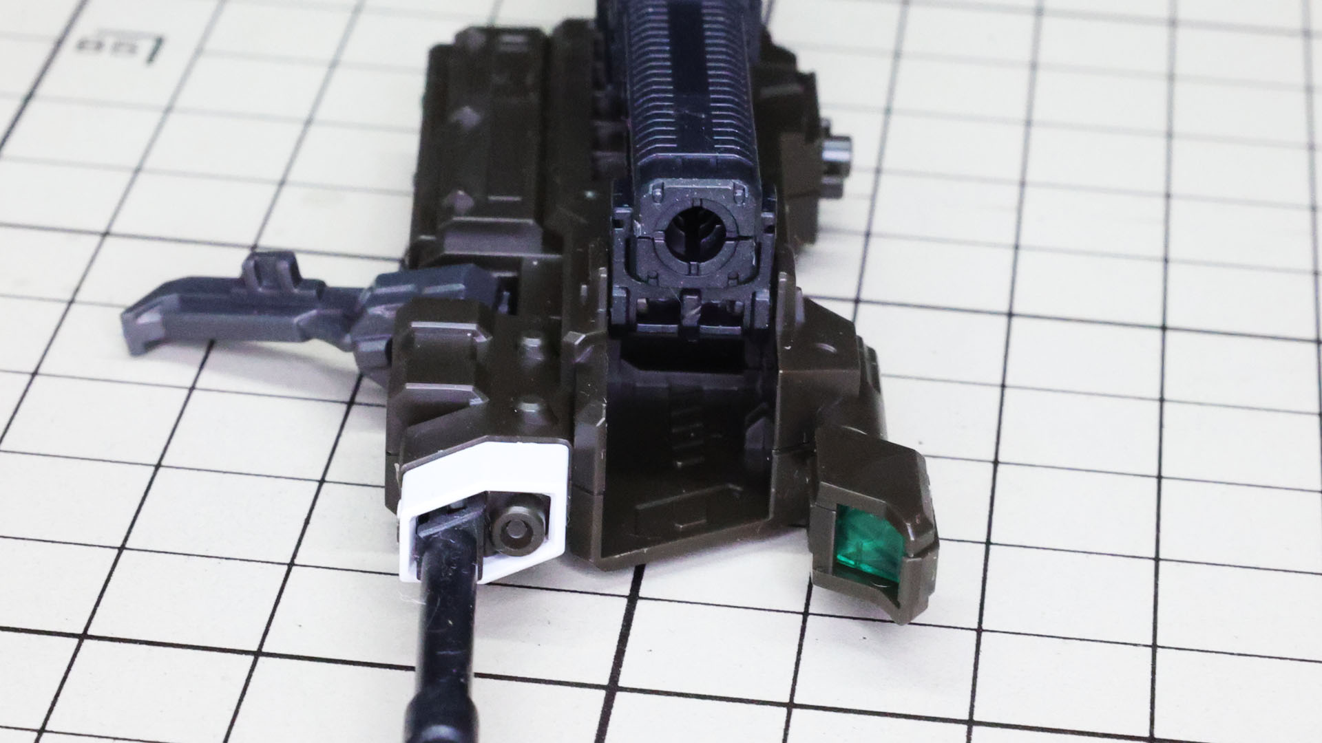 砲身側の断面にもディテールがあります。リアル！