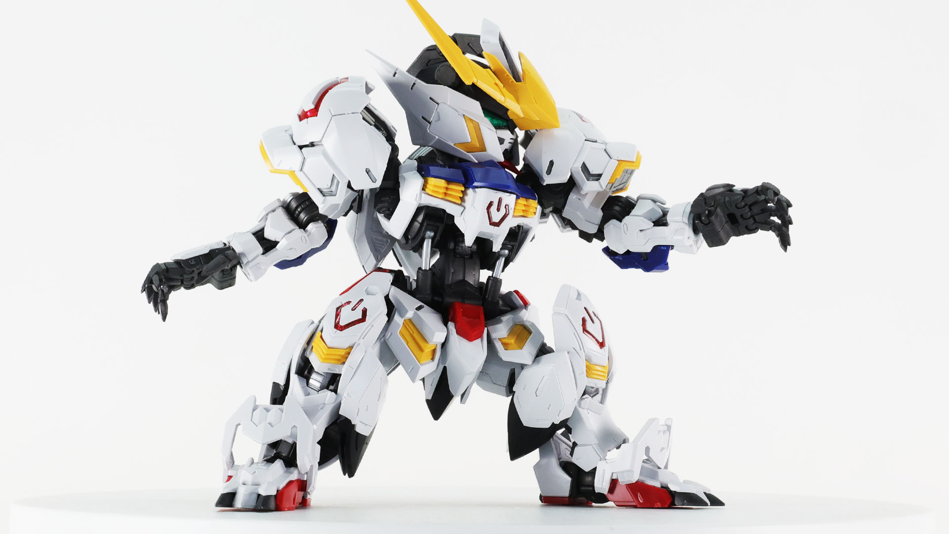 広範囲な可動性能を持っています