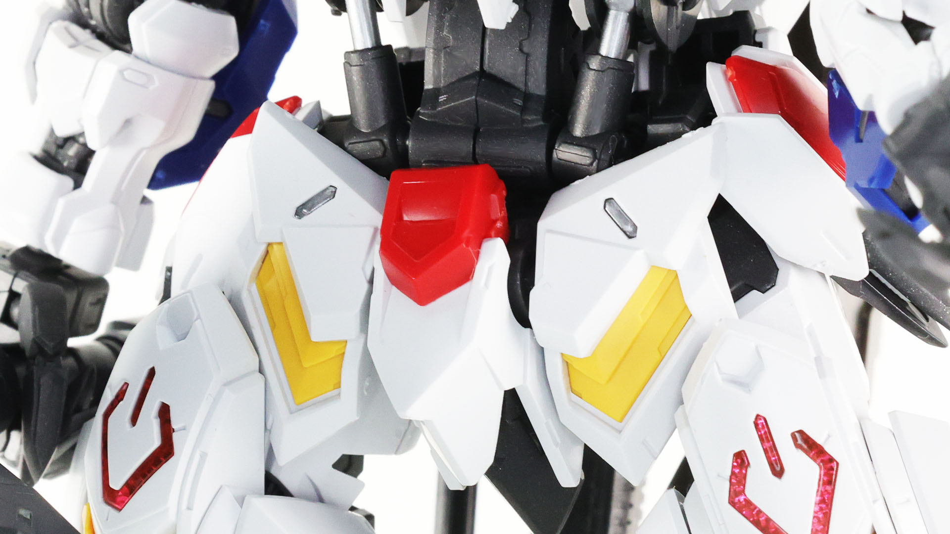 腰部もカラフルな印象で、とても動きます！