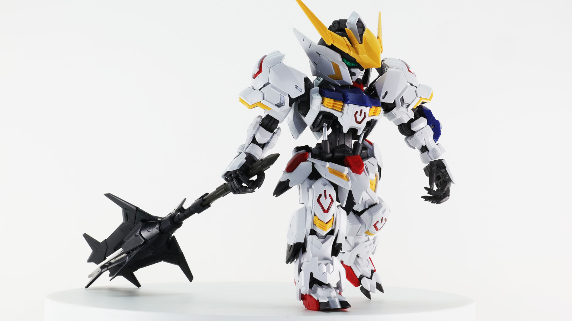 太刀は刃の部分をメタリックカラーで塗装すると雰囲気がよくなりそうです