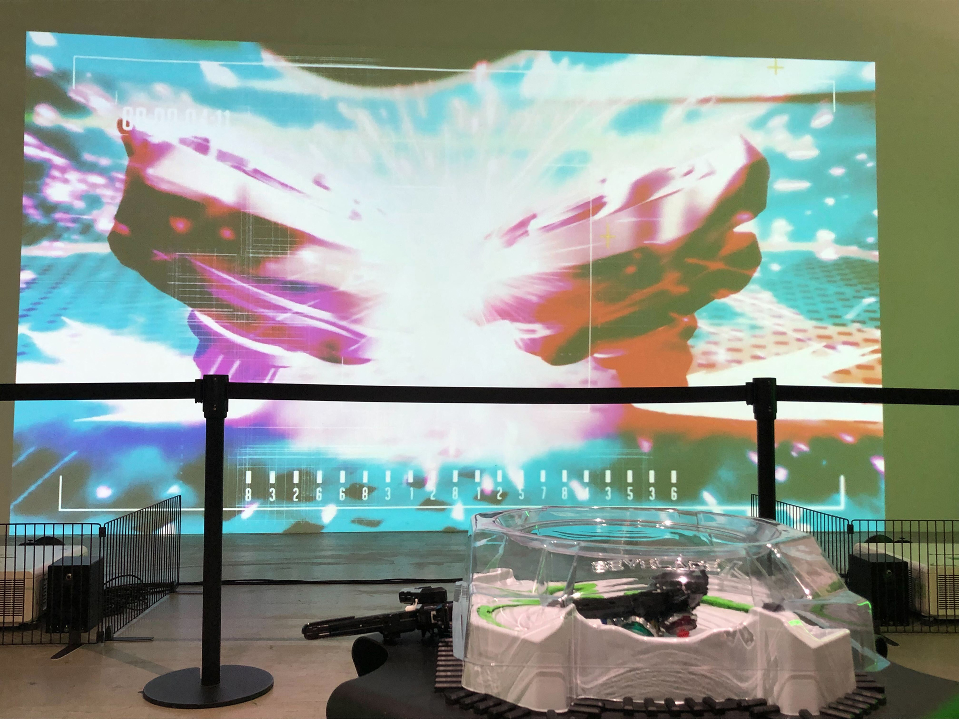 「BEYBLADE X TRAINING CENTER」は、「ベイブレード」を体感できるトレーニング施設。ギアの選別、腕の使い方、戦略の読み合い……。戦いのルールや戦術を学ぶことができ、より激しい戦いが楽しめる