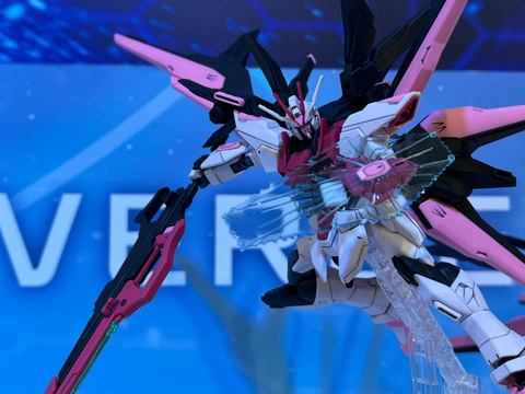 ガンダムビルドメタバース」マスクレディーの「ガンダム