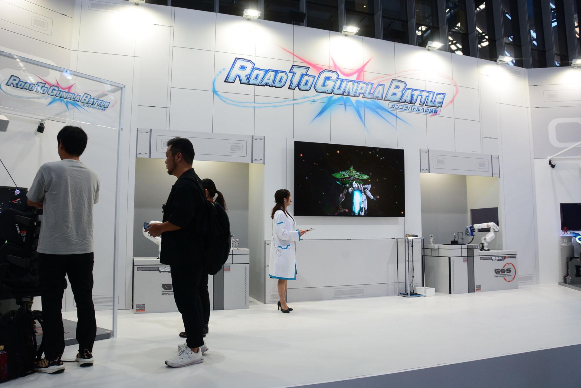 「GUNDAM NEXT FUTURE -EAST-」内覧会ではオープンに先駆け「ガンプラバトルVR」のデモプレイが行われた