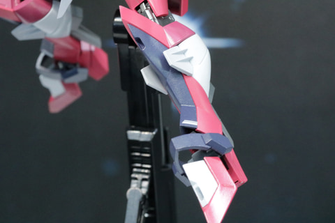 METAL ROBOT魂」による濃密ディテールで立体化された