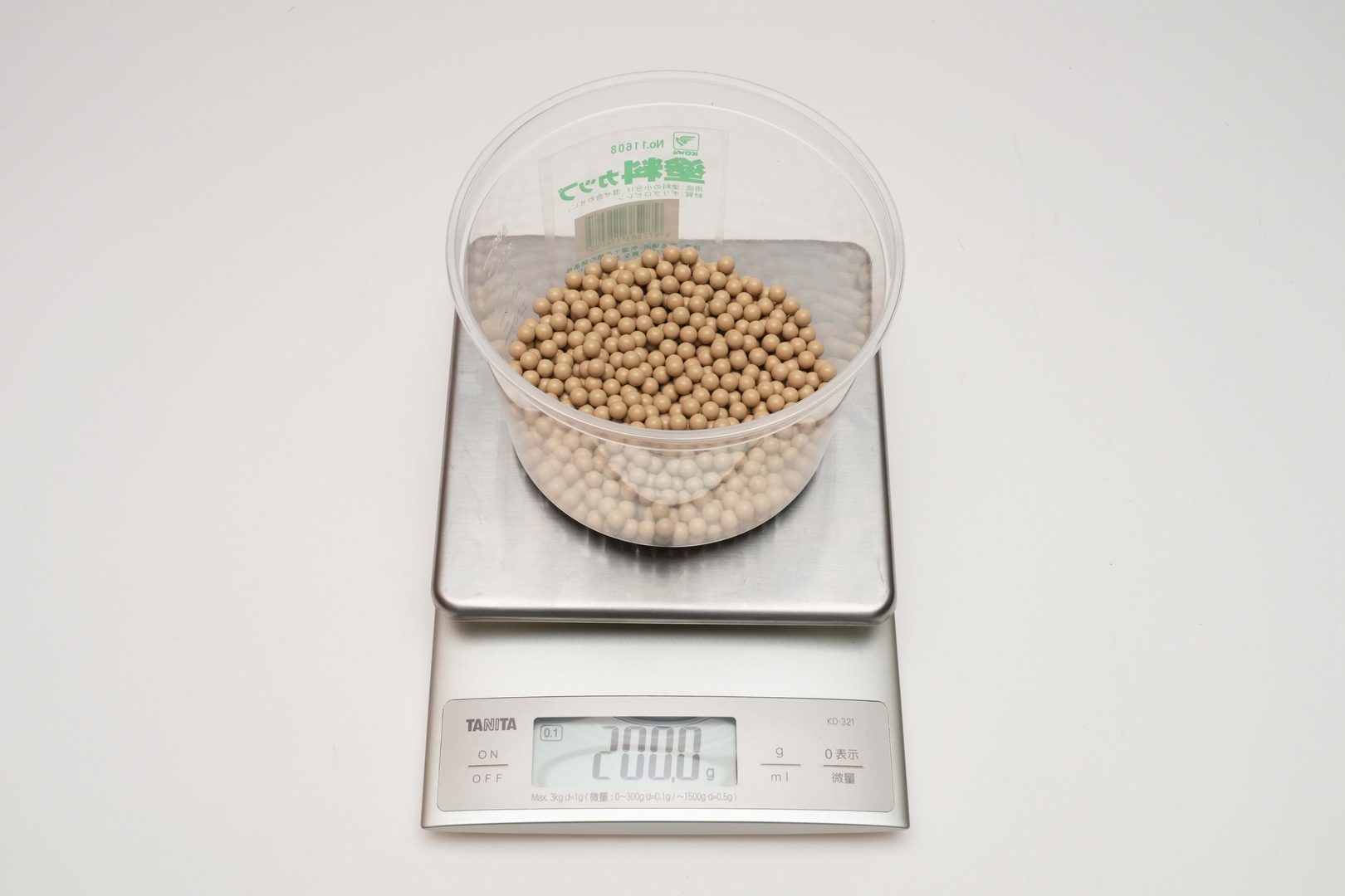 200g（約1000個）の0.2g弾、250g（約1000個）の0.25g弾のなかから、5.96mmのゲージと5.98mmのゲージを用いて、5.96～5.98mmに該当するBB弾の数を割り出した