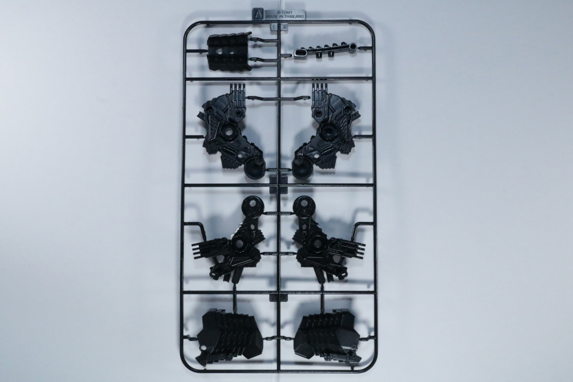 クリアパーツにも塗装が施されている