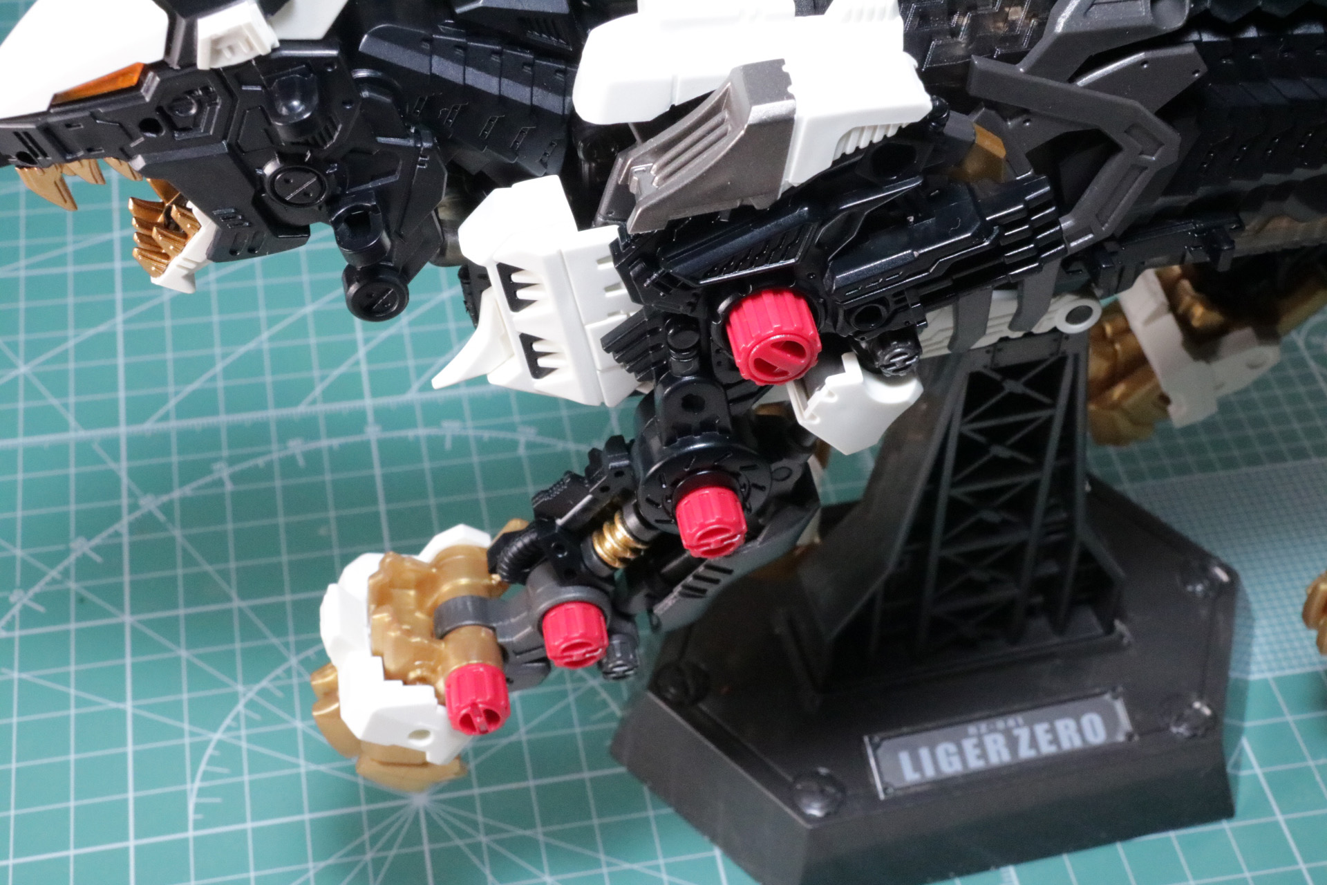 前脚の取り付け