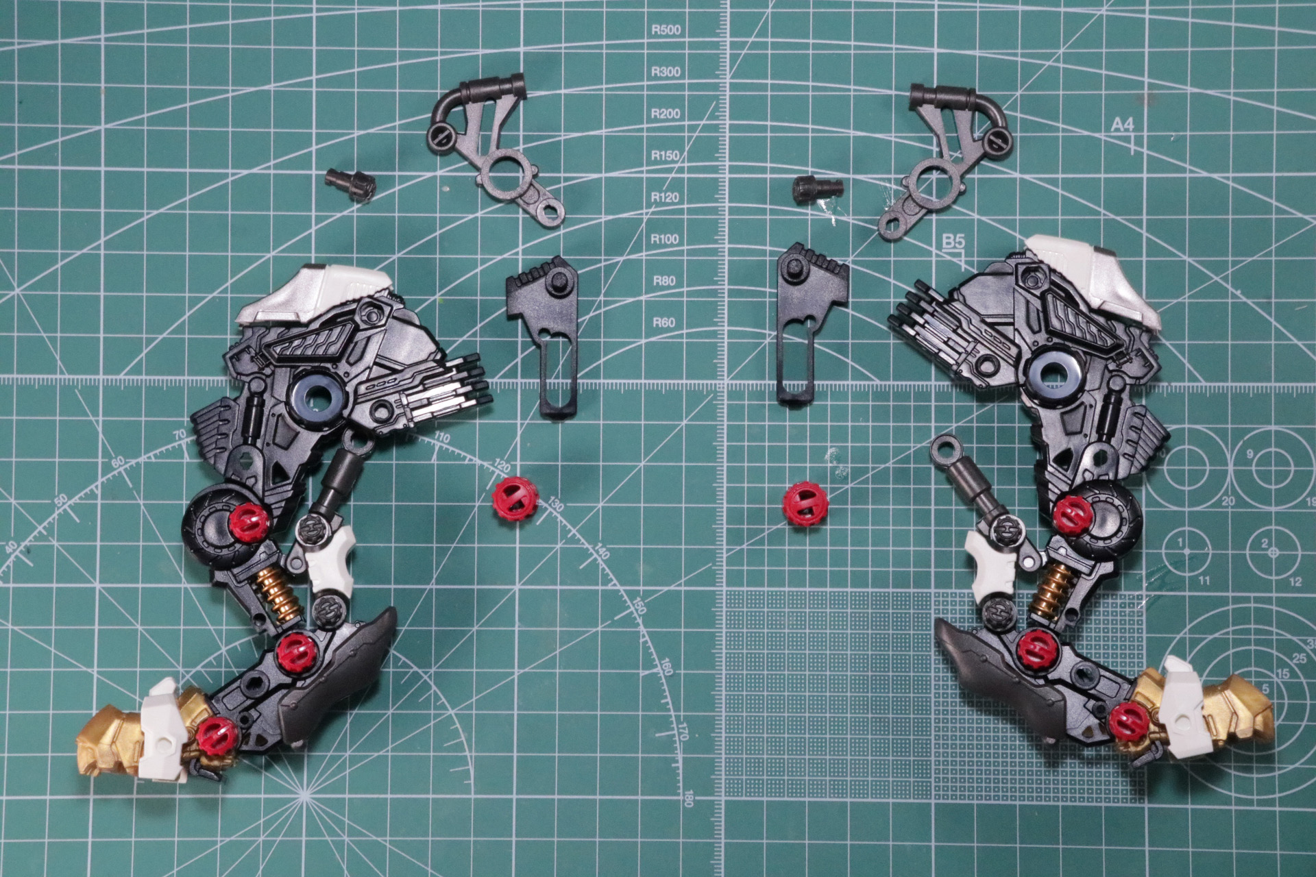 後ろ脚の取り付け