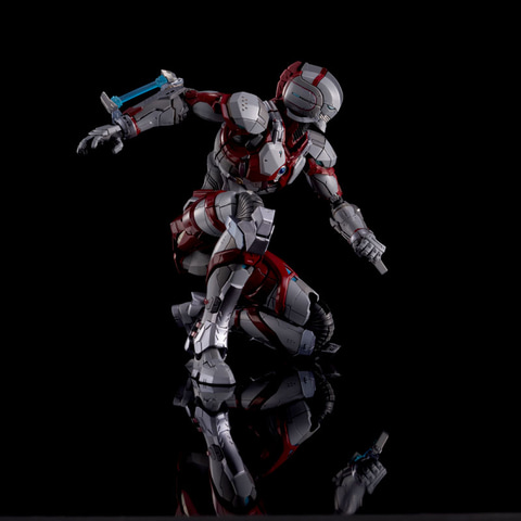 早田進次郎が纏う「ULTRAMAN SUIT」を立体化！ 「人機巧 ULTRAMAN 可動