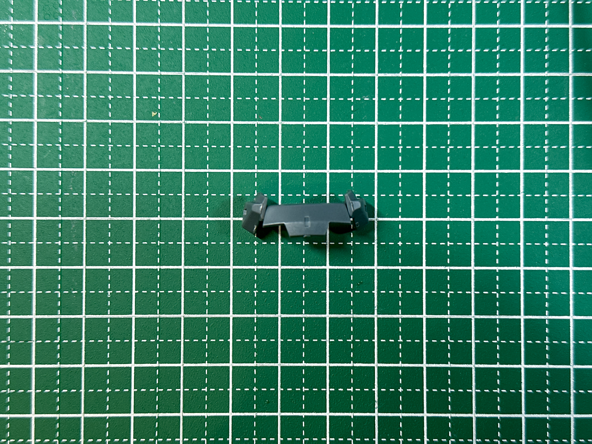 組立が完了したヘッドギア。ヘッドギアは2種類が同時に再現できる様、2セット付属しています。