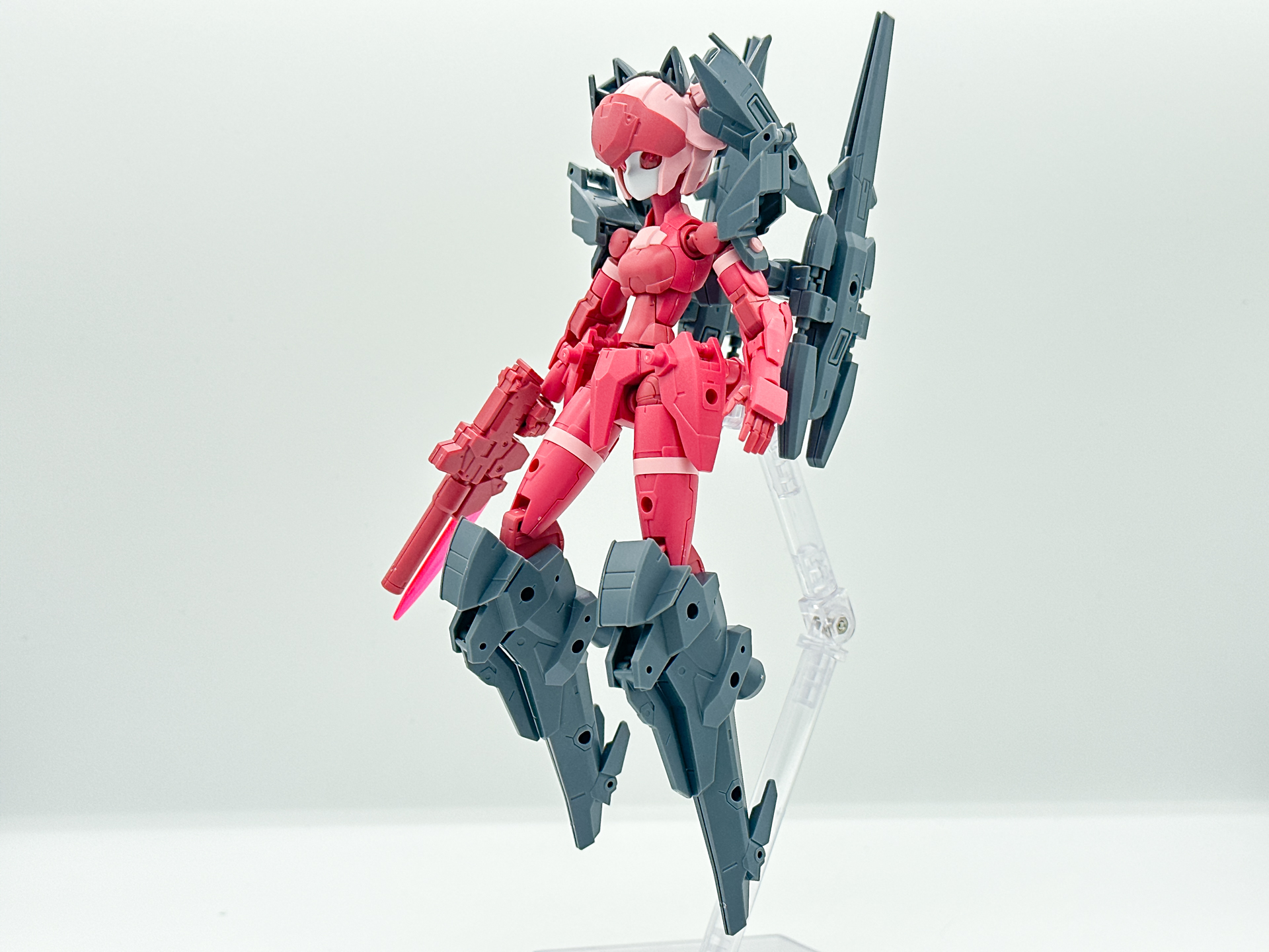 オプションパーツを装備したアチェルビー(TYPE-A)。全体的に大型化し、迫力が増しました。