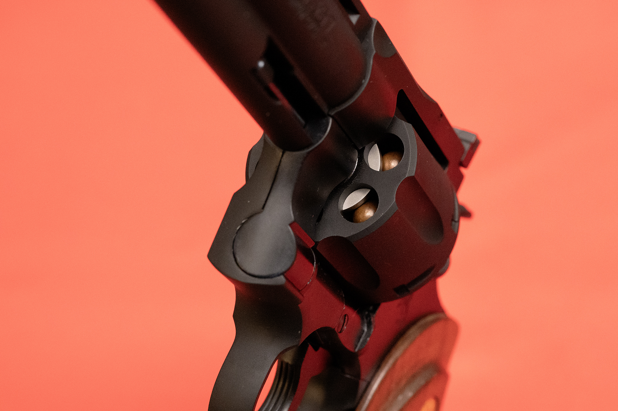 ダミーカートリッジを入れたところ。シリンダーインサートがあるのでモデルガン用のダミーカートリッジでないと入り切らない場合がある