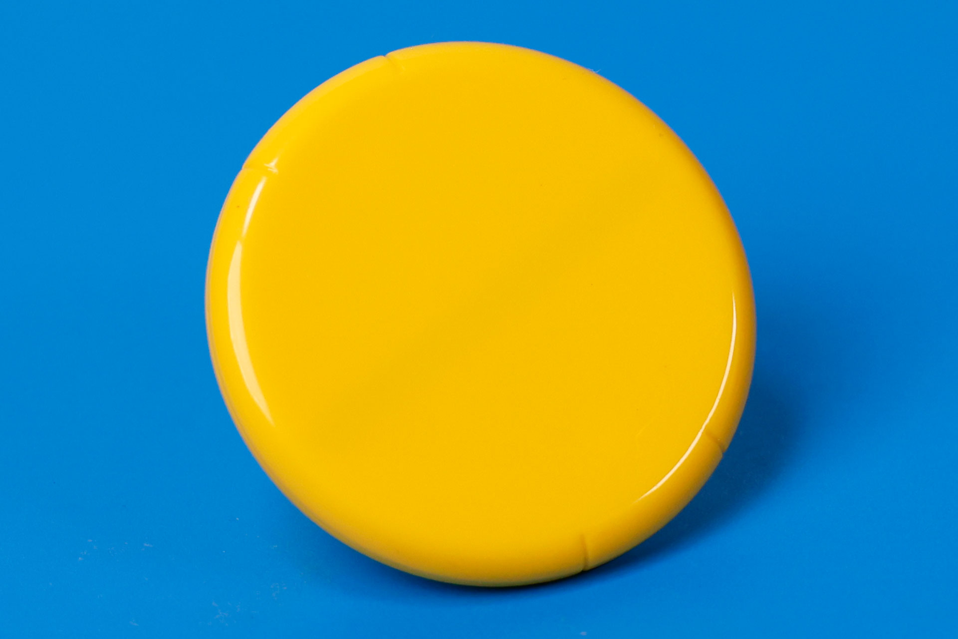 底面はすべりやすくするために、平らになっている